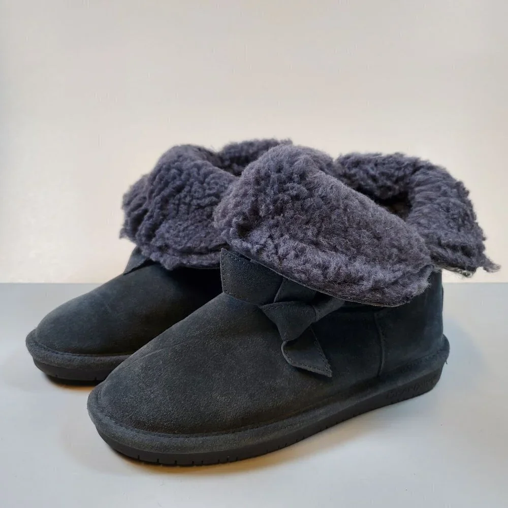 BearPaw Geneva Winter Boots Short Suede Wool Lined Sheepskin Ribbon 7 Womens